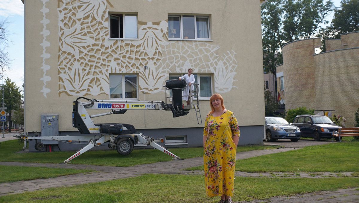 Ant Vytauto g. 81 namo sienos gimsta žaismingas, Palangos senajai medinei architektūrai draugiškas karpinys