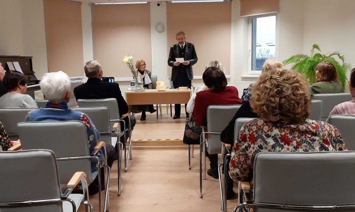 Bibliotekoje pristatyta šeštoji poeto Jono Brazdžionio knyga