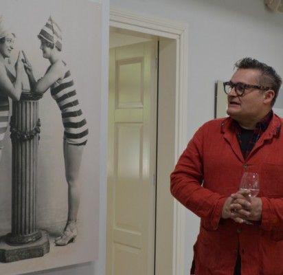 Mados istorikas A. Vassiliev pristatė savo kolekciją apie kurorto madas.