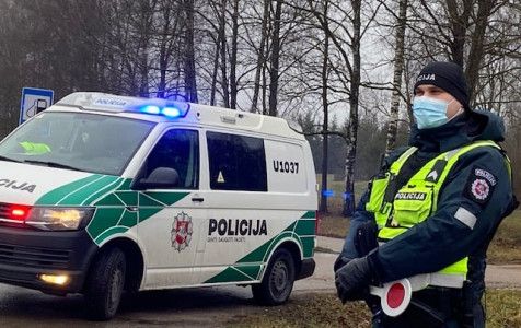 Policija sulaikė 5 vagystėmis iš automobilių, taip pat ir Palangoje, įtariamus asmenys