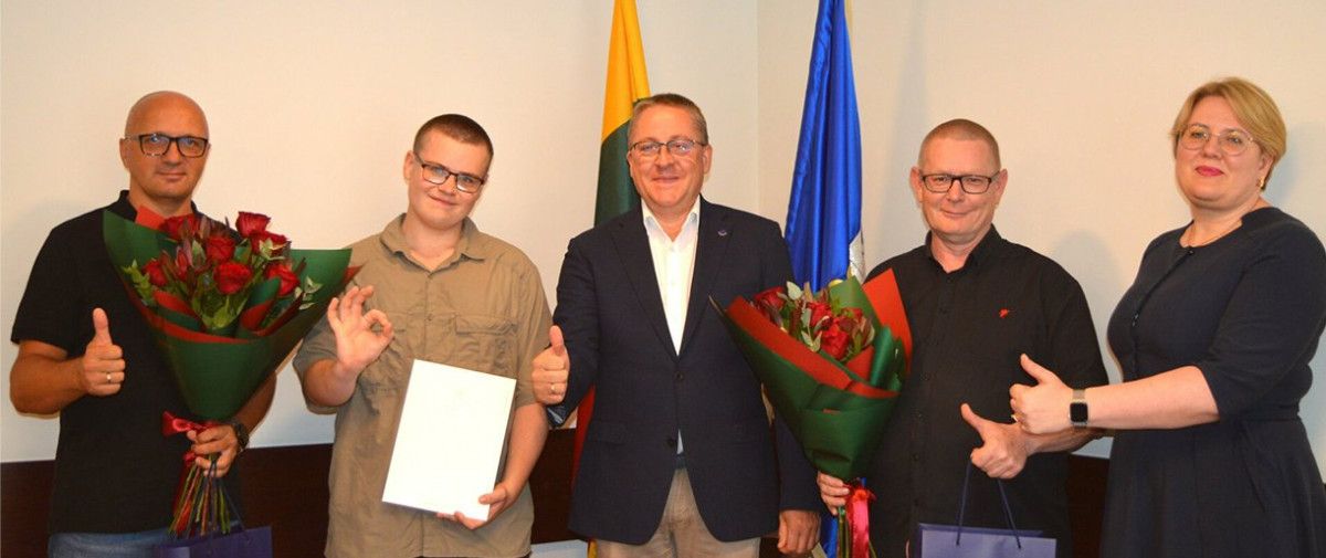 Tarptautinės geografijos olimpiados aukso laimėtojui Tomui Jakubauskui – Palangos vadovų sveikinimai ir padėka