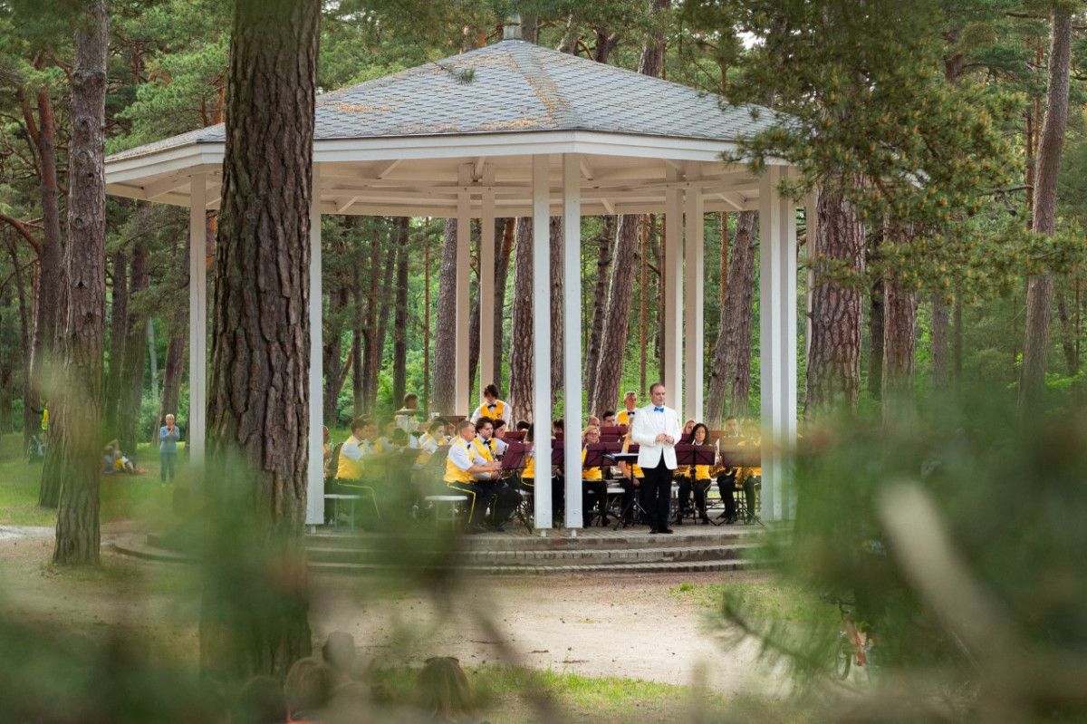 Palangos botanikos parke – Joninės tarpukario stiliumi