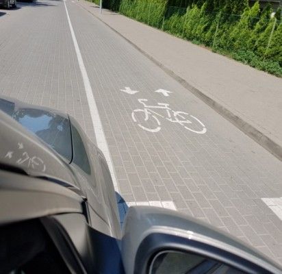 Iki šiol dviratininkai pagrindinėje Šventosios Jūros gatvėje negalėjo saugiai jaustis. Šiemet pirmąkart jiems buvo skirtas gatvės ruožas.