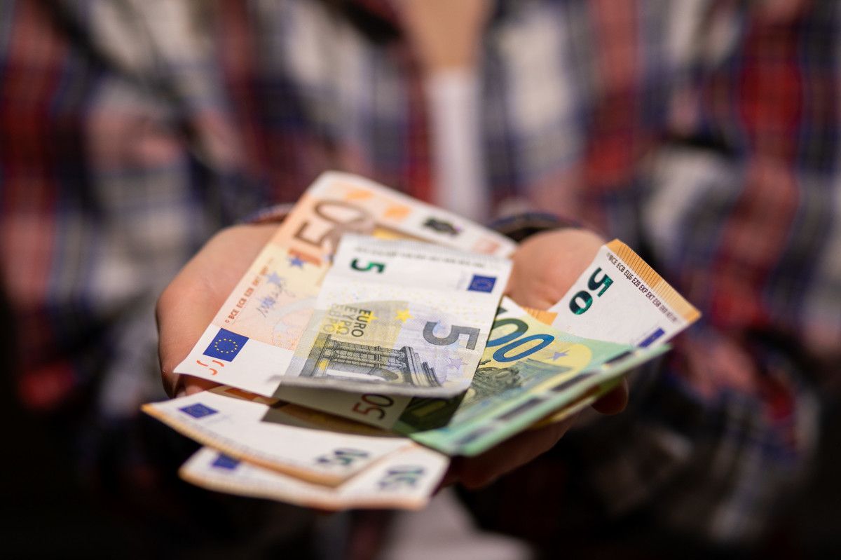 Vyrų atlyginimai vėl auga sparčiau nei moterų: vidutinis skirtumas – 229 Еur/mėn.