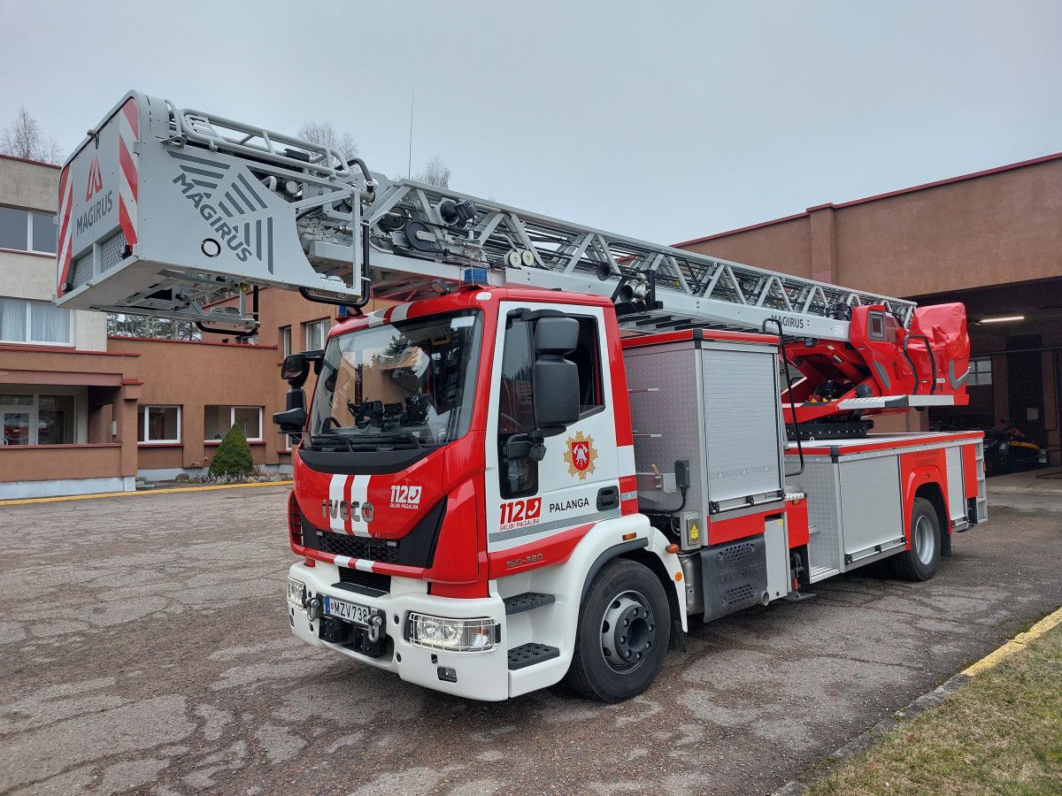 Palangos ugniagesiams gelbėtojams – naujos automobilinės kopėčios