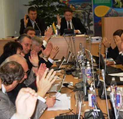 Garbaus amžiaus verslininkei – špyga, milijonieriui – tūkstantinė Kalėdų dovana