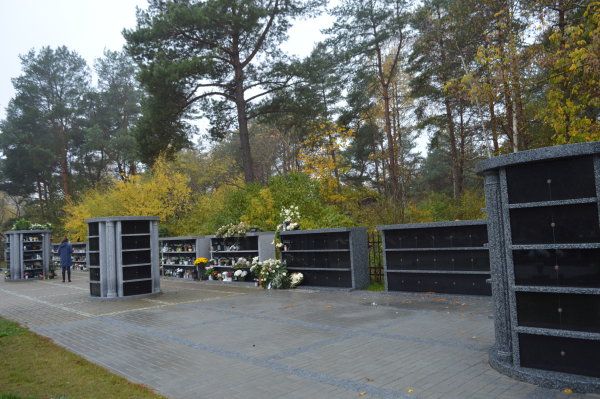 Vėlinių savaitgalį prie Palangos miesto kapinių – vienos krypties eismas