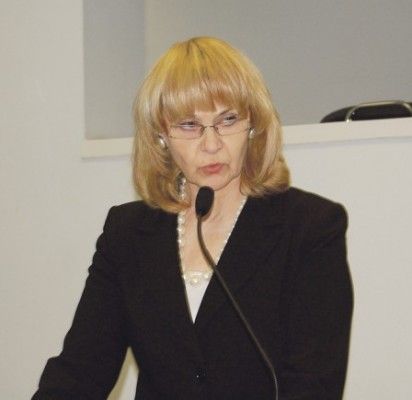 Viceministrė didesnę kontrolę mokiniams, mokytojams ir vadovams vadina „pagalba“