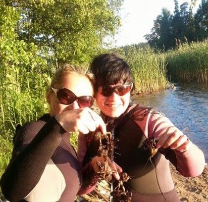 Į žvejybą Ž. Mačenskienė dažniausiai vyksta su Kristina Banevičiūtė, savo vaikystės bičiule.