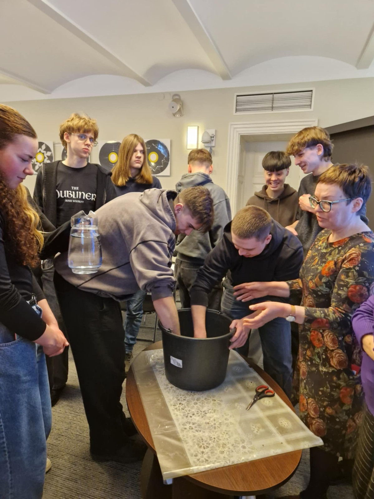 Integruota gimnazistų pamoka Gintaro muziejuje: tarptautinė paroda bei išskirtinė edukacija