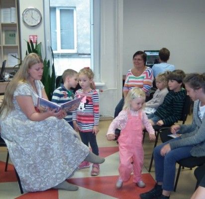 Pasakų traukinys atvyko į Palangos biblioteką
