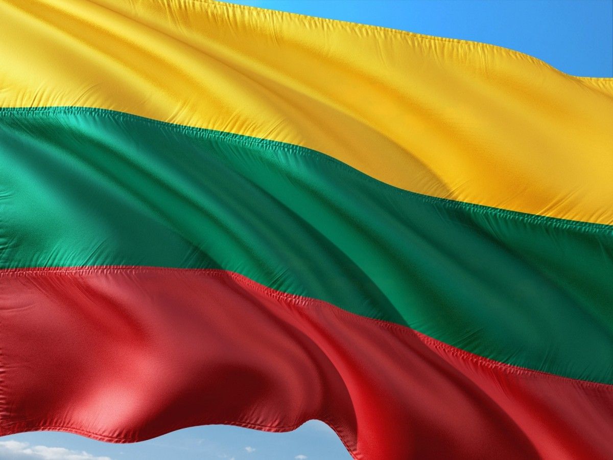 Liepos 6-ąją pajuskime vienybę visi drauge giedodami Tautišką giesmę