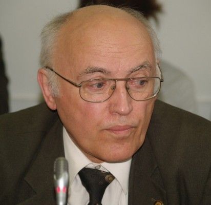 „Politikoje esu seniai, administratoriaus darbo nelabai mėgstu, o, va, mokslininko veikla – labiausiai man prie širdies“, – prisipažino A. Stankus.