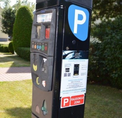 Naujai pastatyti parkomatai šiek tiek atbaido vairuotojus, norinčius pastatyti automobilius, tačiau pastatę jie atsakingai susimoka, kol kas pažeidėjų nebūta.