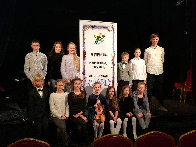 Palangos Stasio Vainiūno meno mokyklos jaunieji atlikėjai: Lukas Krylovas, Adrija Maciulevičiūtė, Beatričė Skurvydaitė, Kristupas Kerulis, Viltė Merkevičiūtė, Domantas Paulauskas, Linas Daukšas, Urtė Laučytė, Dorotėja Buivydaitė, Julija Kilijonaitė, Agota