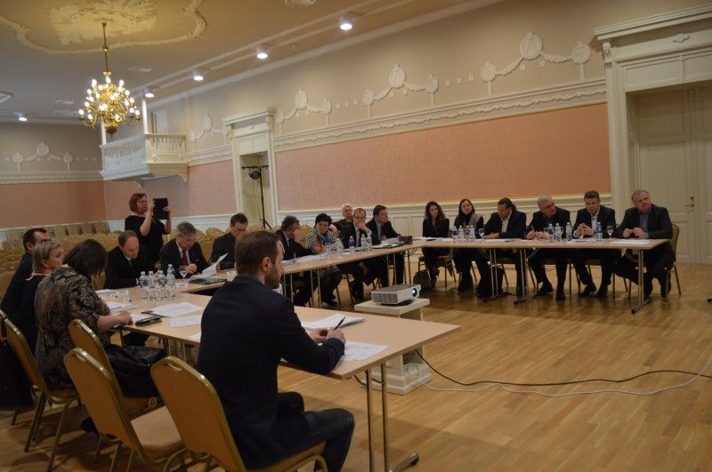 Lietuvos ir Latvijos atstovai – ambasadoriai, politikai, ministerijų bei kultūros srities specialistai – dar gegužę Palangoje aptarė pasirengimą rugsėjį kurorte vyksiantiems kultūriniams renginiams – Baltų vienybės dienai
