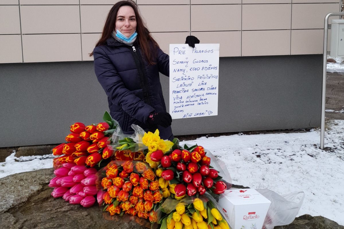 Kovo 8-ąją Diana pasveikino 70 globos namuose gyvenančių senolių Asmeninio archyvo foto