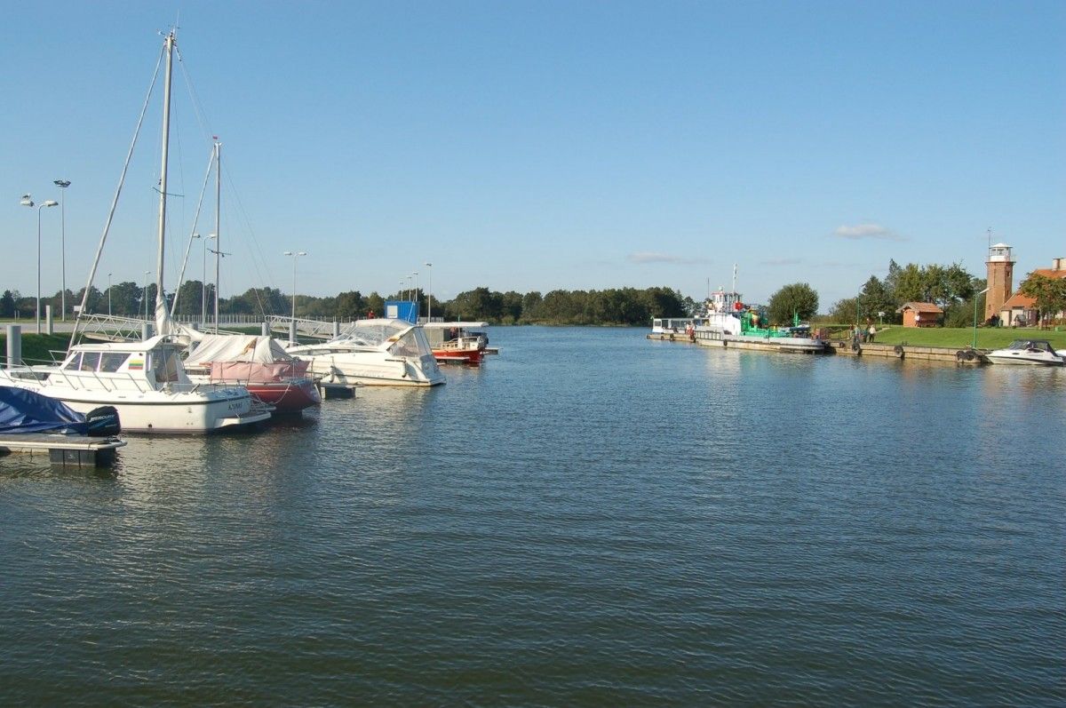 Siūloma Kuršių marių regioną laivybinėmis linijomis jungti su Gdansko įlanka, Palanga, Šventąja ir toliau su Kuldyga Latvijoje