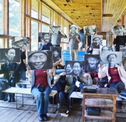 Plenero dalyviai surengė improvizuotą fotosesiją.