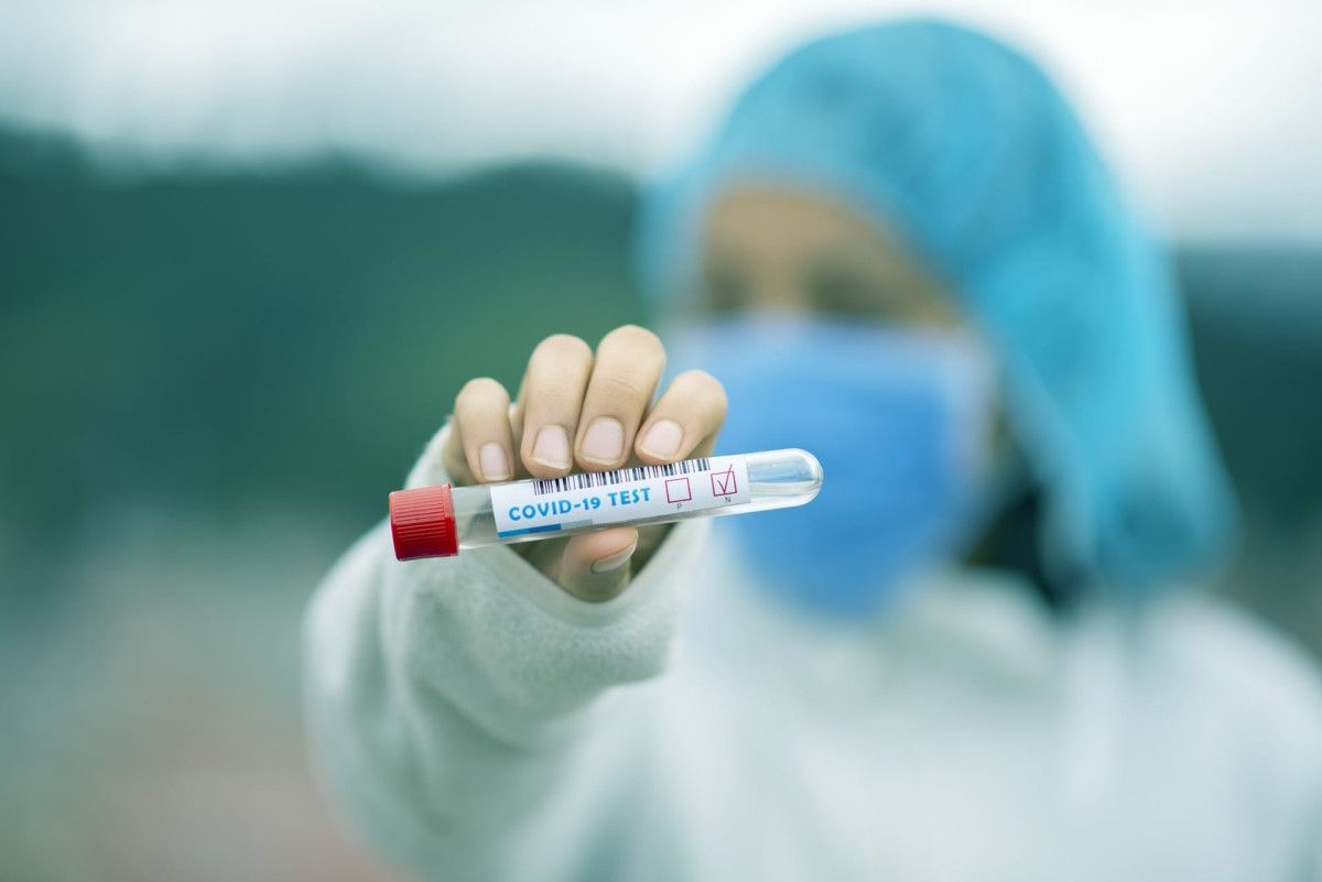 Visuomenės sveikatos biurai šalies ugdymo įstaigoms ir bendruomenėms dalins COVID-19 savikontrolės testus