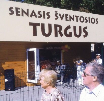 Šiukšlių smirdėsiu baidžiusi Šventosios turgavietė prikelta naujam gyvenimui