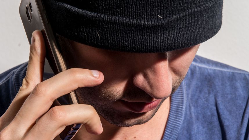 Telefoniniai sukčiai iš palangiškių išviliojo 22 100 ir 700 eurų