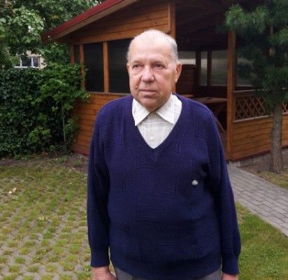 Napaleonas Apulskis: kad bitės neįgeltų, pasisveikink su jomis