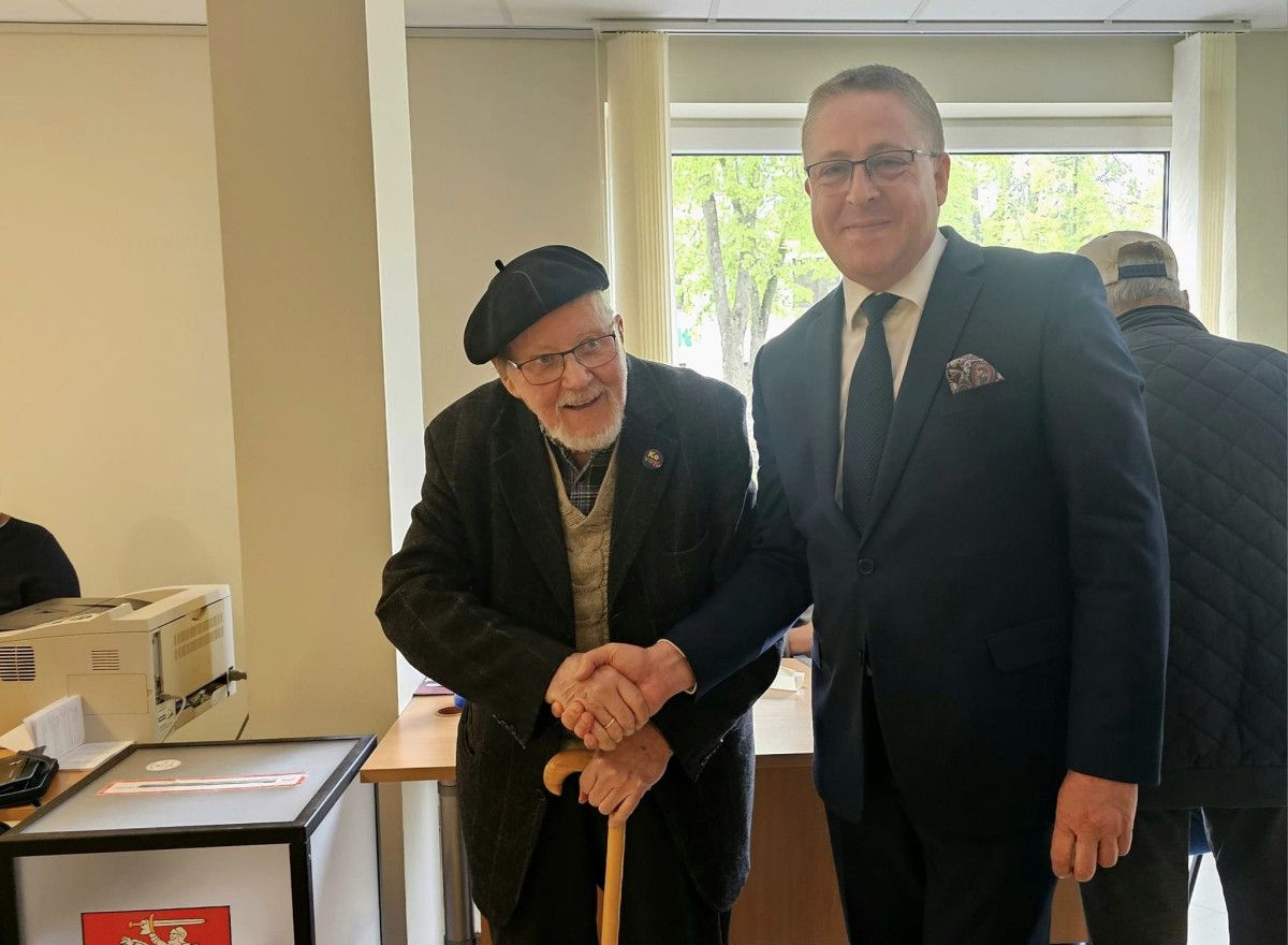 Profesorius Vytautas Landsbergis išankstiniuose prezidento rinkimuose balsavo Palangoje