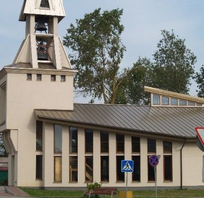 Trečiadienį buvo pastebėta, kad išdaužti naujosios Palangos evangelikų liuteronų bažnyčios langai.