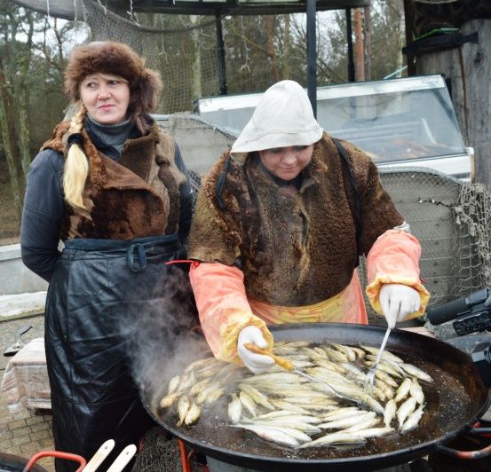 Dvyliktoji stintų šventė sutraukė tūkstančius svečių