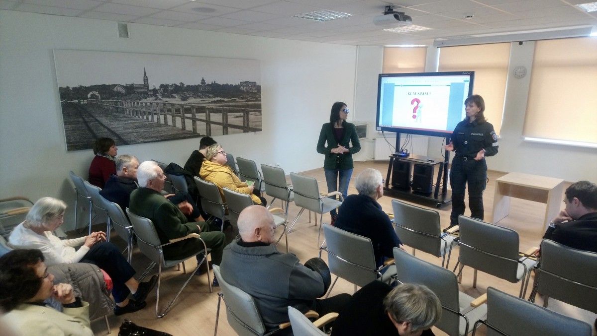 Tarybos narė Svetlana Grigorian inicijavo diskusiją kaip apsisaugoti nuo telefoninių sukčių