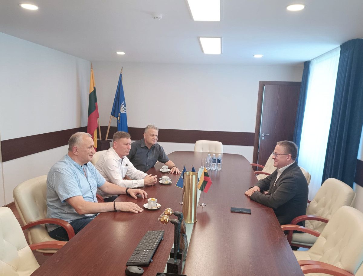 Tarybos nariai Arvydas Martinkėnas, Eimutis Židanavičius ir Kultūros skyriaus vedėjas Robertas Trautmanas lankėsi Sakartvele