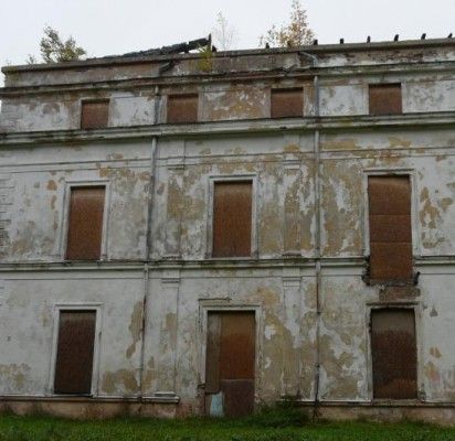 Vila „Jūrapilis“ („Komoda“) tebelaukia restauratorių.