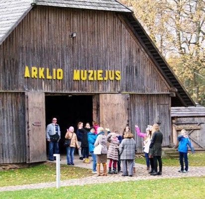 Šventosios pagrindinės mokyklos pirmūnų išvyka į Anykščius