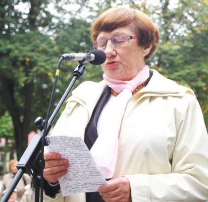 Velionės R. Ruzgutės dukterėčia siekia įrodyti, kad teta testamentą pasirašė būdama neveiksni