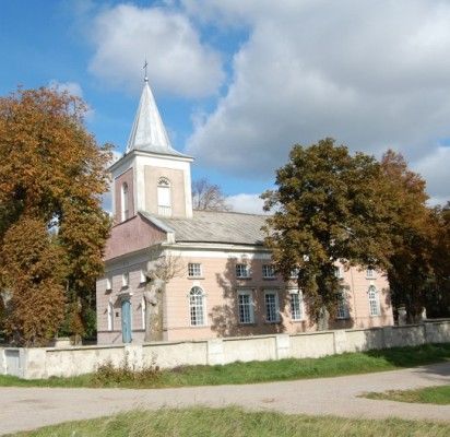 Būtingės evangelikų liuteronų bažnyčia pastatyta ir pašventinta 1824-aisiais metais. / J. Valančiūtės nuotr.