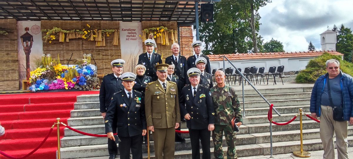 Šauliai Kariuomenės dienos minėjime pasigedo kviestinių svečių iš Savivaldybės