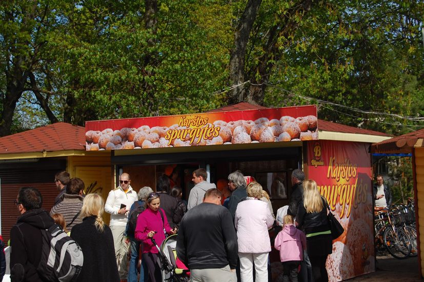 Meilės Palangai atvertomis piniginėmis kavinėse ir viešbučiuose kurorto svečiai nerodė
