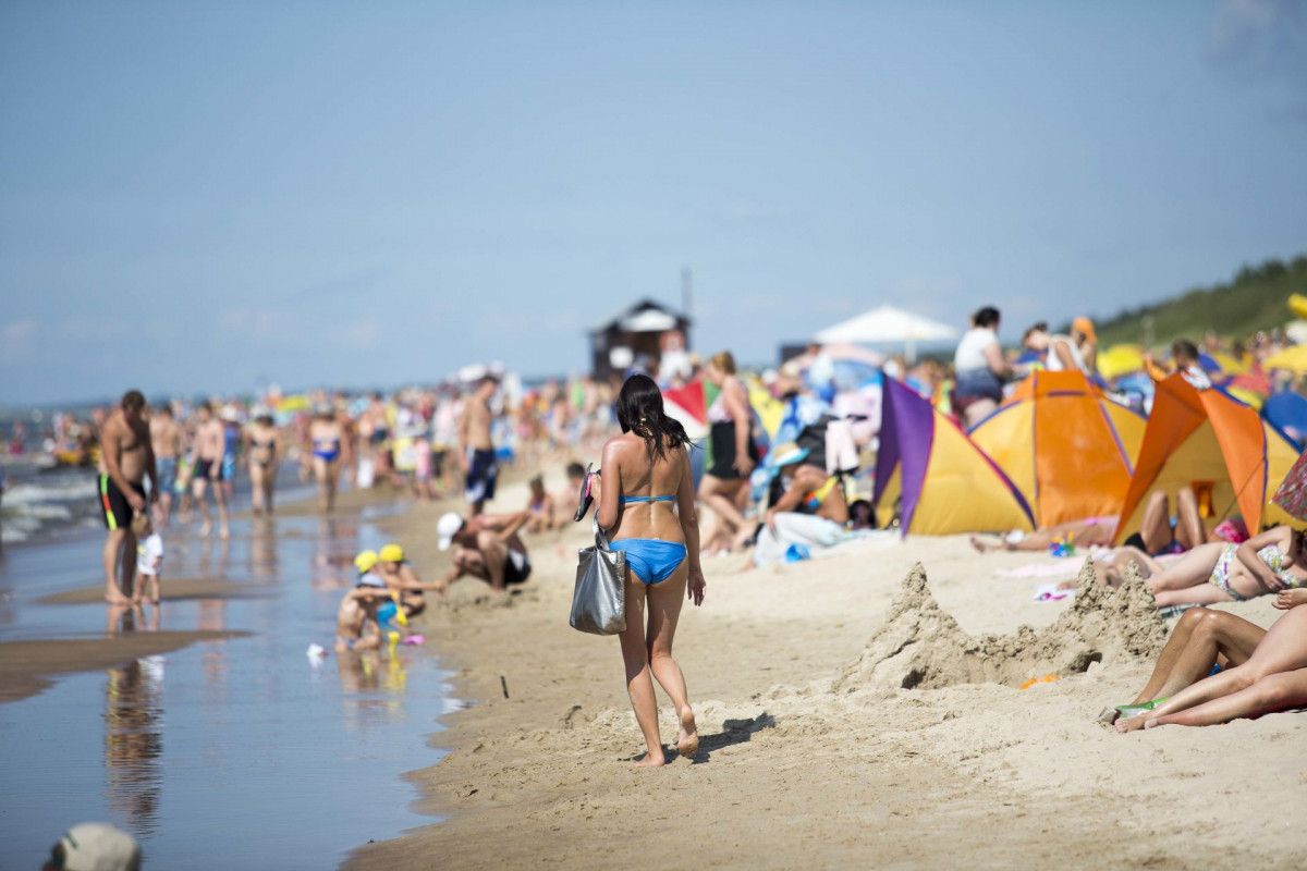 SAM planuoja nuo COVID-19 skiepyti paplūdimiuose