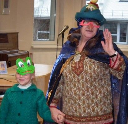 Susitikime su Kalėdų bobute atgijo vilkas, ežys, genys ir briedis