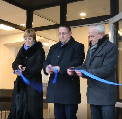 Simbolinę atidarymo juostelę perkirpo (iš kairės) savivaldybės administracijos direktorė Akvilė Kilijonienė, Palangos meras Šarūnas Vaitkus ir kurorto komunalininkų vadovas Konstantinas Skierus.A.Ziabkaus nuotr.