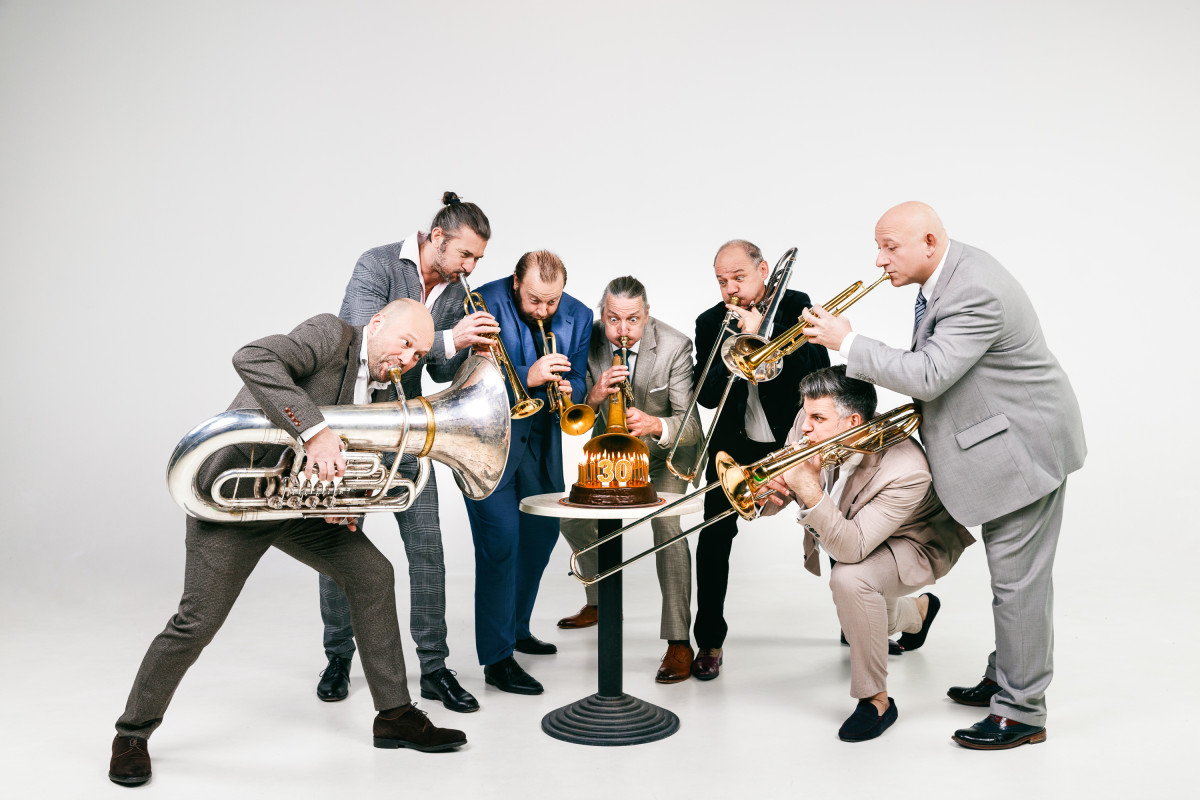 Muzika, humoras ir pučiamieji – austrai „Mnozil Brass“ grįžta į Palangą su jubiliejiniu šou