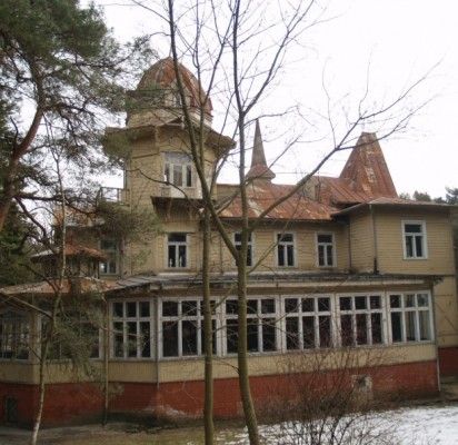 Vila „Anapilis“, vakarų fasadas.