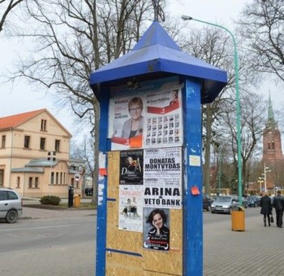 Rinkimai praėjo, jų nugalėtojai išgėrė šampaną, o agitacija dar bado akis