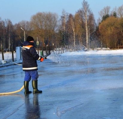 Palanga žiemos pramogų mėgėjams dovanoja čiuožyklas mieste ir Birutės parke