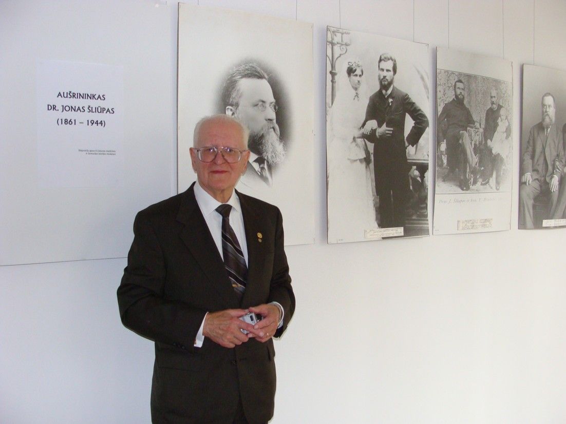 Vytautas Šliūpas Jono Šliūpo archyvo atidaryme Šiaulių universiteto bibliotekoje, 2009 m. VUB ŠAIC Aušrininko dr. Jono Šliūpo archyvo nuotrauka