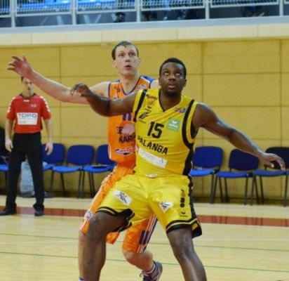 PALANGIŠKIAI ĮVEIKĖ PRAĖJUSIO SEZONO NKL PIRMENYBIŲ ČEMPIONUS