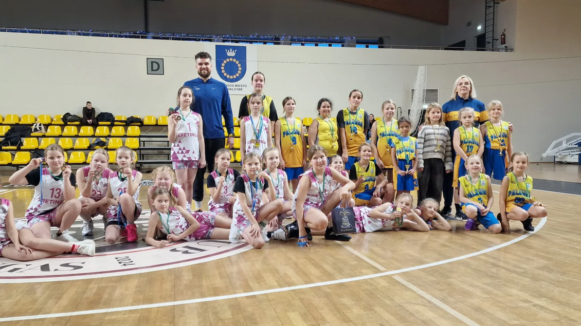 Krepšinio šventėje Palangoje palangiškės įveikė kretingiškes