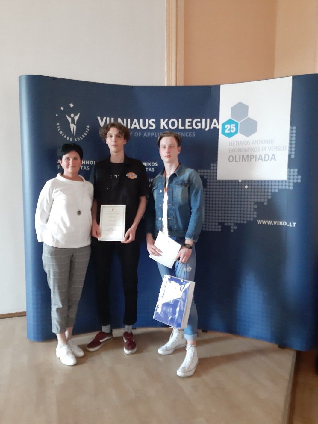 Skambantys posmai „Gėlės Mamai“