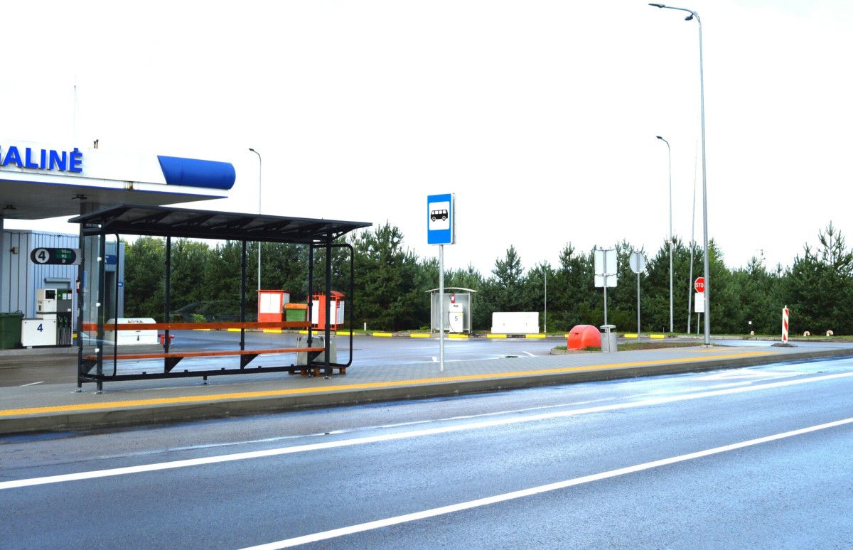 Elijos gatvėje Šventojoje įrengta moderni autobusų stotelė